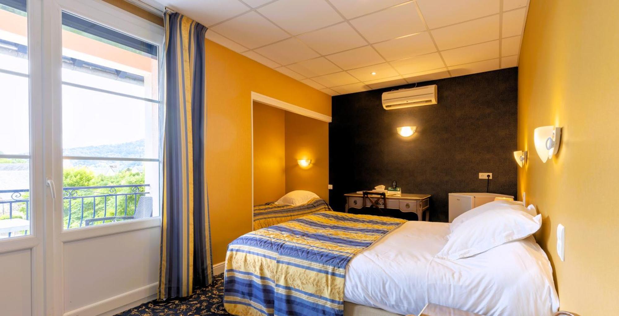 Hotel Le Sablier Du Temps Argentat Esterno foto